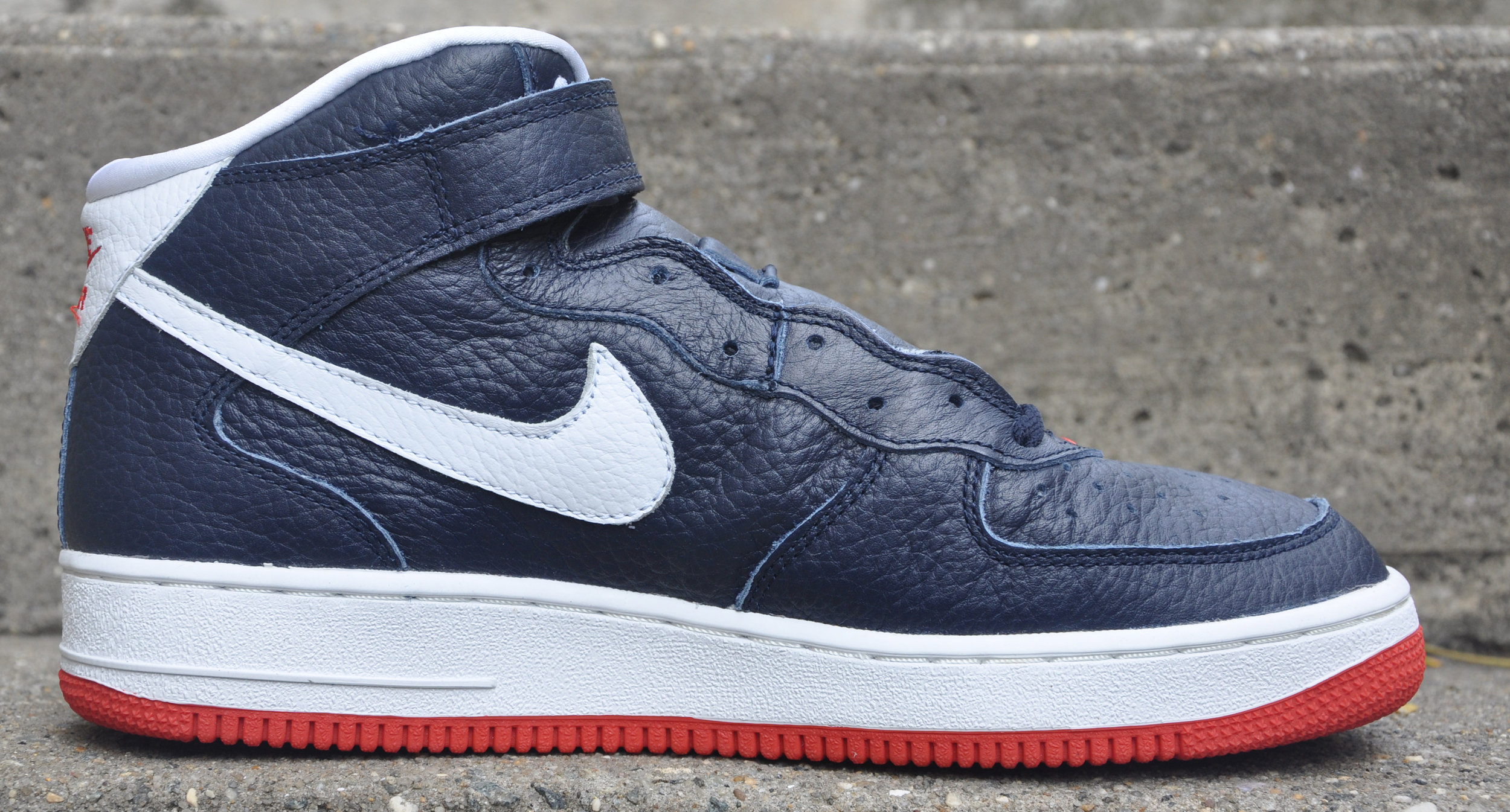 Nike air force 1 mid obsidian blue hot sale